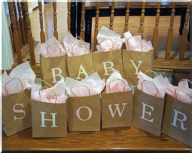 Preparing a baby shower requires organization and effort.