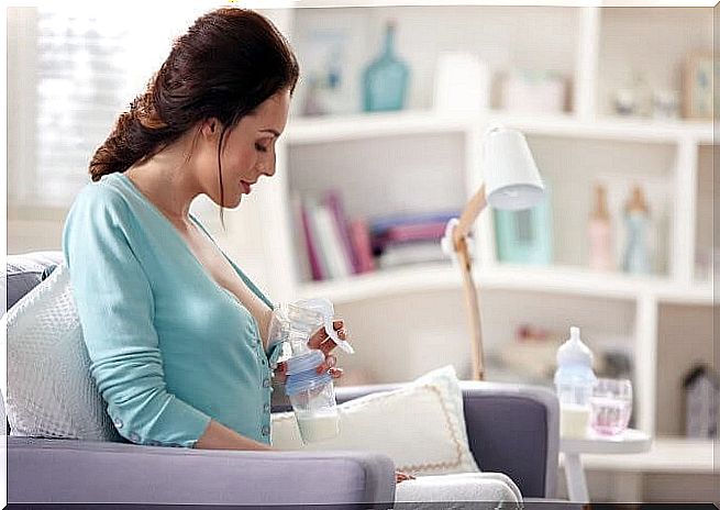 The breast pump can be useful when the mother has to spend hours away from home.