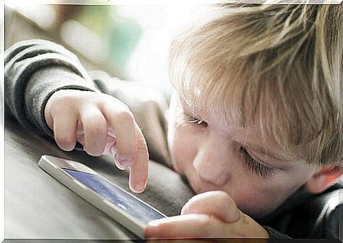 The use of WhatsApp in children is a double-edged sword.